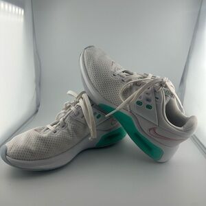 NIKE AIRMAX girls/kids/youth green/white/pink swoosh sneakers/shoes size 5